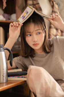 玉女桃花轻蜜粉定妆